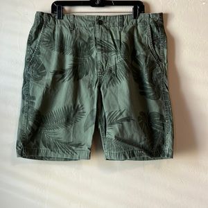 Old Navy men’s flat front shorts